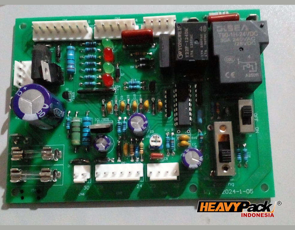 Fungsi PCB (Printed Circuit Board) adalah untuk menyambungkan dan menghubungkan komponen elektronik dalam perangkat, menyalurkan daya dan sinyal ke komponen, serta memastikan sistem bekerja dengan efi